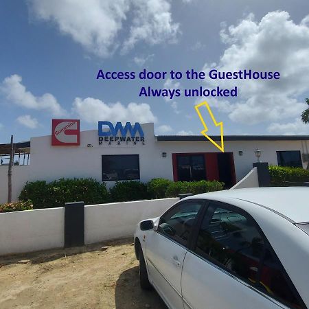 Varadero Marina Airport Guests Rooms Ораньестад Экстерьер фото